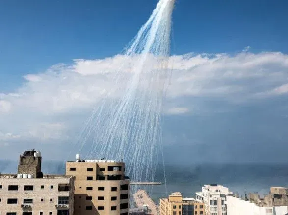 В HRW обвинили Израиль в использовании снарядов с белым фосфором