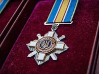 Президент Зеленський нагородив 472 військових, 282 з них – посмертно