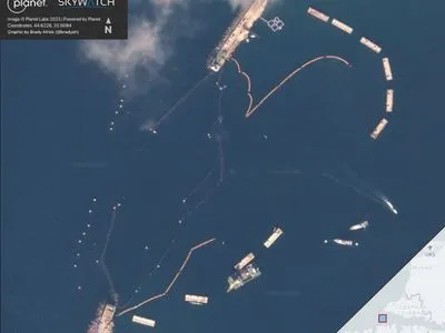Окупанти встановлюють загородження на вході до Севастопольської бухти: з’явився супутниковий знімок