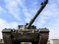 В Австрии на полигоне танк Leopard съехал с дороги, погиб солдат