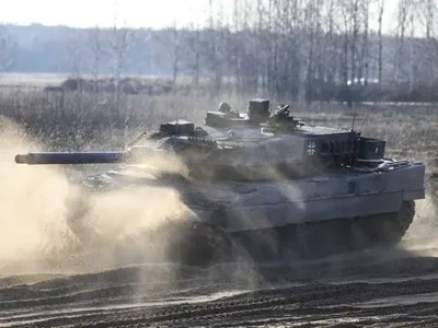 Литва відремонтує танки Leopard, привезені з бойових дій в Україні