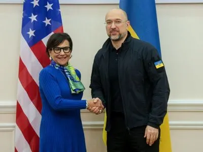 Шмигаль обговорив зі спецпредставницею США джерела фінансування відновлення України