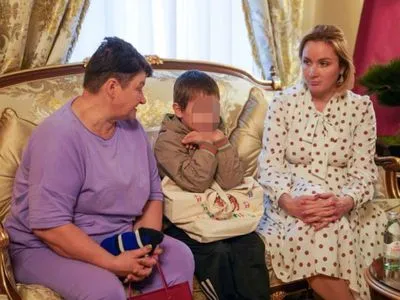 Катар поверне додому трьох українських дітей з росії - Reuters