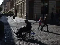 Во Львове на площади Рынок появятся "дорожки доступности" для маломобильных групп