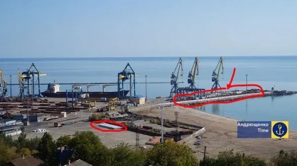 В порту Мариуполя стоят три судна, оккупанты скорее всего снова будут вывозить украинское зерно - Андрющенко