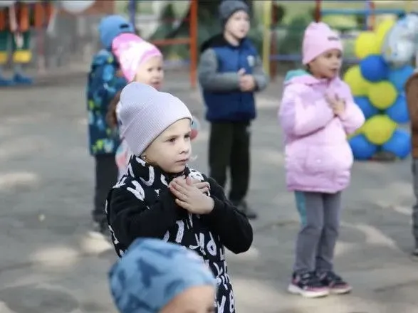 "Время действовать, Украина!": на Сумщине построили площадку для досуга дошкольников