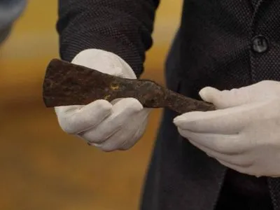 В Украину вернули 14 ценных исторических артефактов, которые похитила россия