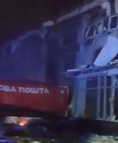 Удар росіян по «Новій пошті» на Харківщині: 6 людей загинуло та ще 14 госпіталізовано