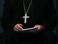 У Польщі після скандальної оргії єпископ йде у відставку