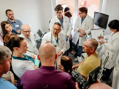 Хірурги з Канади та США провели понад 30 пластичних операцій для поранених українців
