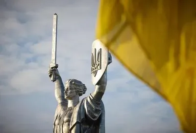 Сегодня День освобождения Украины от фашистских захватчиков - сейчас украинцы тоже очищают свою землю от оккупантов