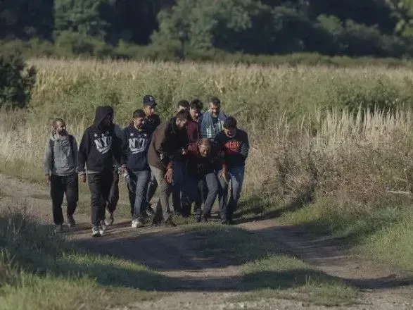Словакия отправляет войска на границу с Венгрией, чтобы сдержать мигрантов