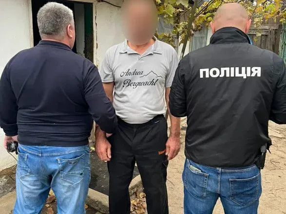 Автоматы Калашникова, пистолеты и патроны: в Одесской области задержали торговцев оружием