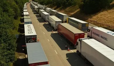 Польские перевозчики планируют устроить забастовку на границе с Украиной: какие требования