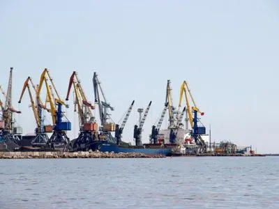 Росіяни вивозять крадене українське зерно через окупований Бердянськ — Федоров