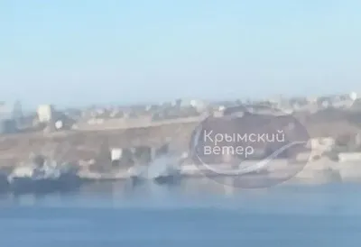 В оккупированном Крыму снова неспокойно: в бухте Севастополя дымит корабль, в Симферополе что-то горит