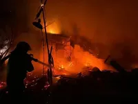 Нічні обстріли Дніпропетровщини: пошкоджені 8 приватних будинків і авто