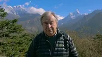 "Зупиніть божевілля": глава ООН біля підніжжя Евересту в Непалі звернувся до людства