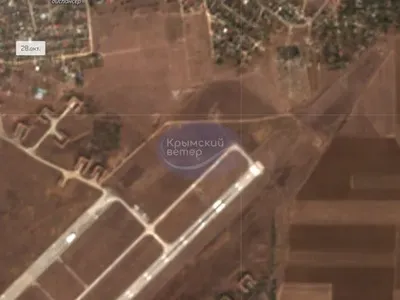 После взрывов в Крыму на спутниковых снимках есть следы от пожаров на аэродроме в Новофедоровке