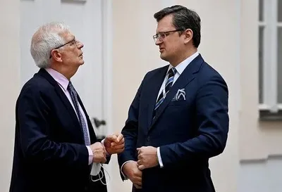 Розповів про прогрес України у виконанні семи рекомендацій ЄС: Кулеба поговорив із Боррелем