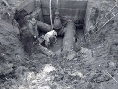 Аварія на трубопроводі: в Житомирі докопалися до пошкодженої ділянки