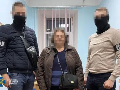 Угрозами заставляли украинцев получать паспорта рф: СБУ сообщила о подозрении двум коллаборационисткам с Херсонщины