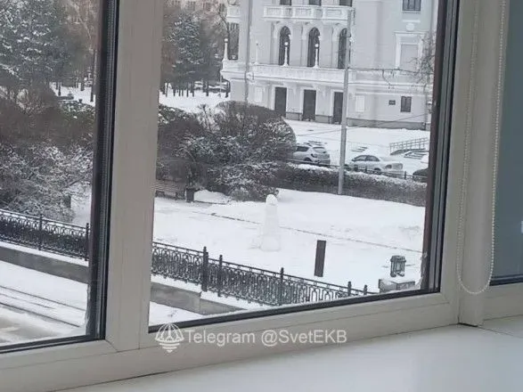 Флешмоб по-русски: власти екатеринбурга хотят привлекать силовиков к "борьбе" против снежных фаллосов