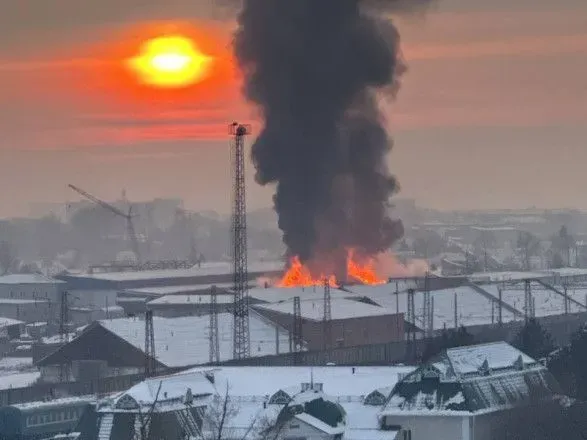 У росії знов палає: біля нафтобази в хакасії спалахнула масштабна пожежа