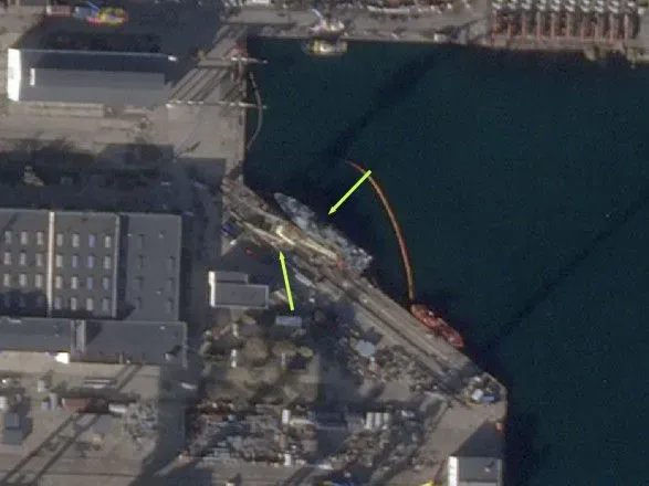 Появились новые спутниковые фото пораженного российского корабля в Керчи