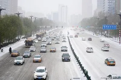 У Китаї "помаранчеве" попередження через хуртовини: на північний схід обрушився снігопад
