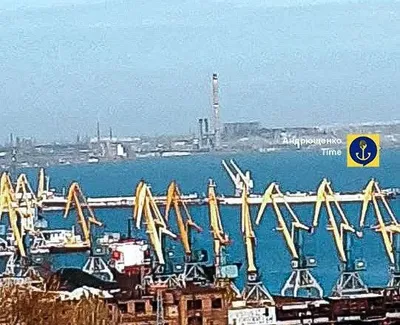 "Все иденификаторы выключены": советник мэра Мариуполя сообщил об очередном балкере в порту