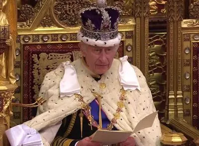Король Чарльз ІІІ вперше виголосив промову у британському парламенті: говорив про виклики, нове законодавство та згадав Україну