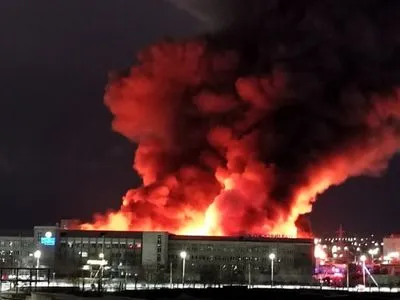 Масштабна пожежа в рф у столиці Бурятії горить торговий центр