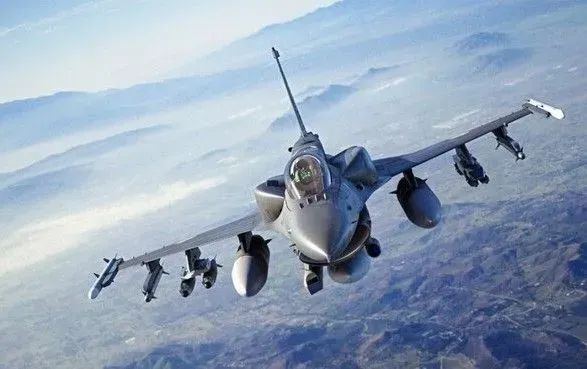 В Воздушных силах заявили, что некоторые пилоты уже тренируются на F-16 в небе
