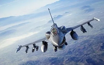 У Повітряних силах заявили, що деякі пілоти вже тренуються на F-16 у небі