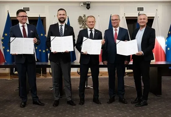 Лідери опозиційних партій Польщі підписали коаліційну угоду: чому це важливо