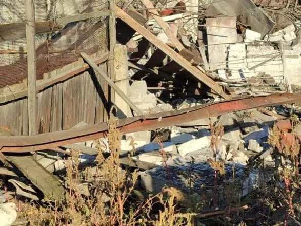 Донеччина: Авдіївка зазнала артилерійських обстрілів і ракетних ударів, за добу через атаки рф в області травмовані дві людини