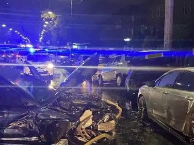 В Киеве водитель совершил ДТП с 5 автомобилями и начал со всеми драться