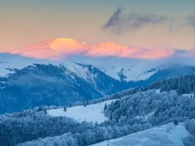 В горах уже настоящая зима: спасатели напомнили туристам об основных правилах
