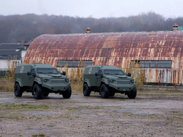 На фронт передали дві броньовані "швидкі" від United24 - Федоров