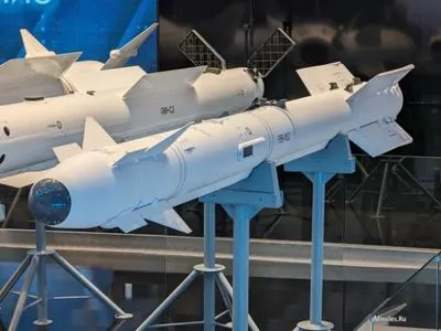 росія презентує в ОАЕ "новітні" ракети для винищувачів 5-го покоління - ЗМІ