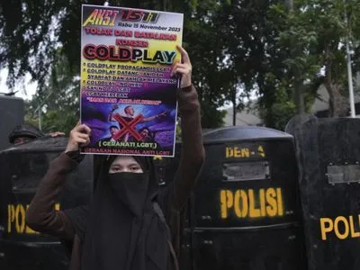 В Індонезії протестують проти концерту Coldplay через підтримку групи ЛГБТК+