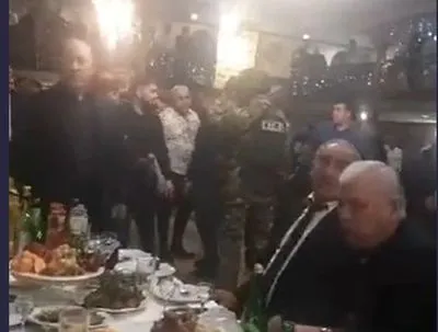 Из ресторана в военкомат: в воронеже посетителям заведения азербайджанской кухни раздали повестки