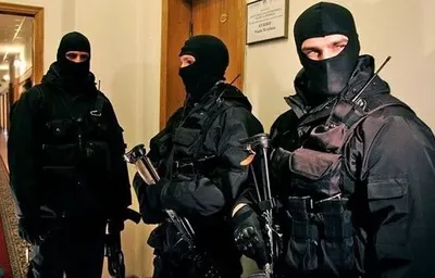 У "Київзеленбуді" вдруге за місяць правоохоронці проводять обшуки