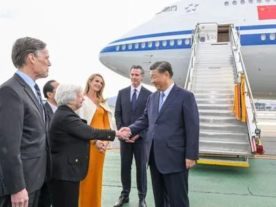 Глава Китаю Сі Цзіньпін вперше за шість років прибув до США: очікується зустріч з Байденом