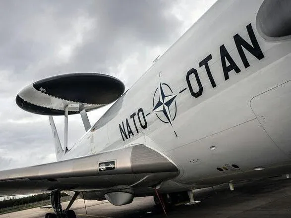 У НАТО вирішили замінити свої літаки-розвідники системи AWACS на модифіковані Boeing 737
