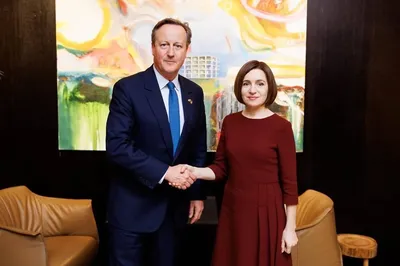 Президент Молдовы встретилась с новым министром иностранных дел Великобритании Дэвидом Кэмероном