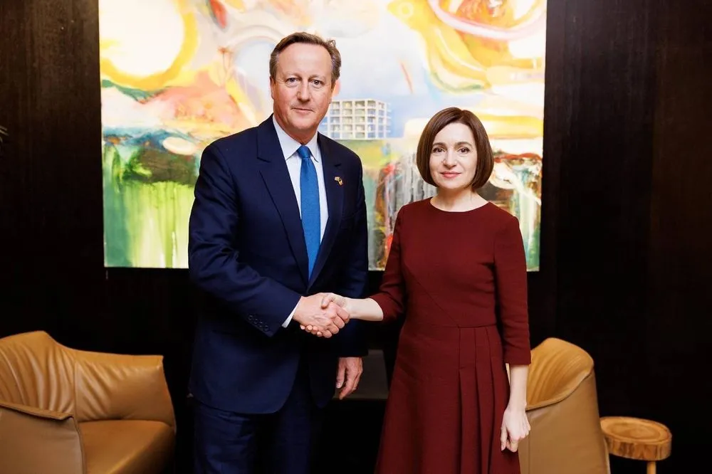 Президентка Молдови зустрілася з новим міністром закордонних справ Великої Британії Девідом Кемероном