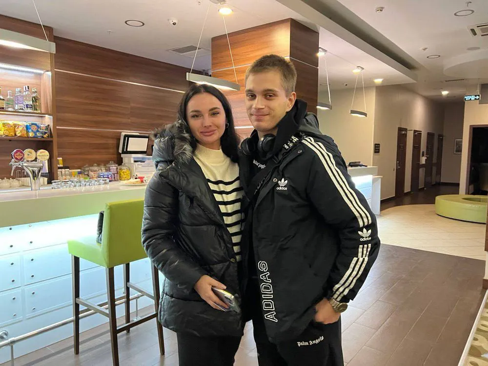 росіяни стверджують, що депортований ними з Маріуполя підліток Богдан Єрмохін повертається в Україну