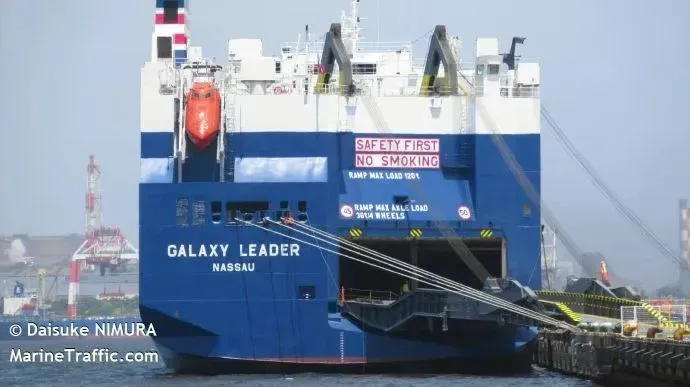 Йеменские хуситы захватили грузовое судно в Красном море: на борту корабля есть украинцы